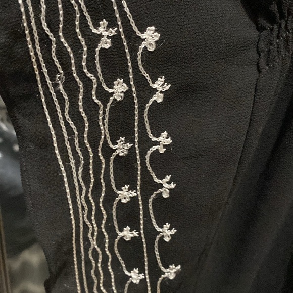 Black Paisley Embroidered Tunic - Picture 3 of 5